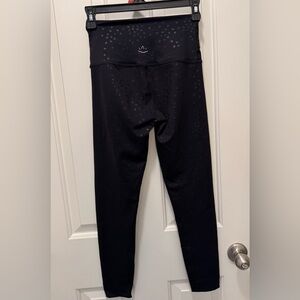 Beyond Yoga Sprinkled Hearts PowerShine High-Waisted Midi Legging. Size small